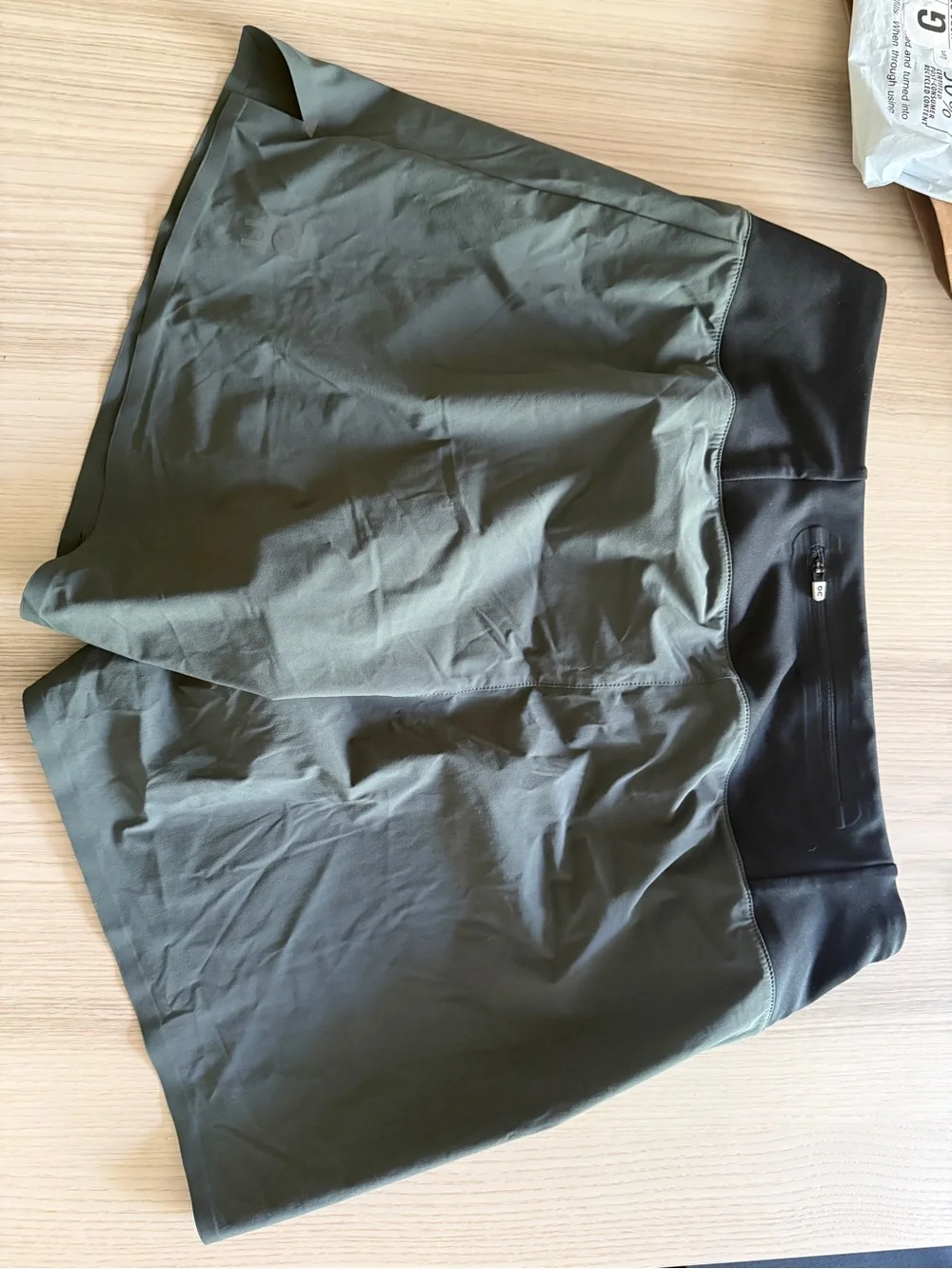 On Running run on clouds 5” running shorts - Picture 4 of 4